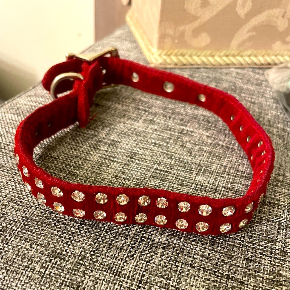 Y2k vintage Hot Topic red velvet dog collar choker with rhinestones